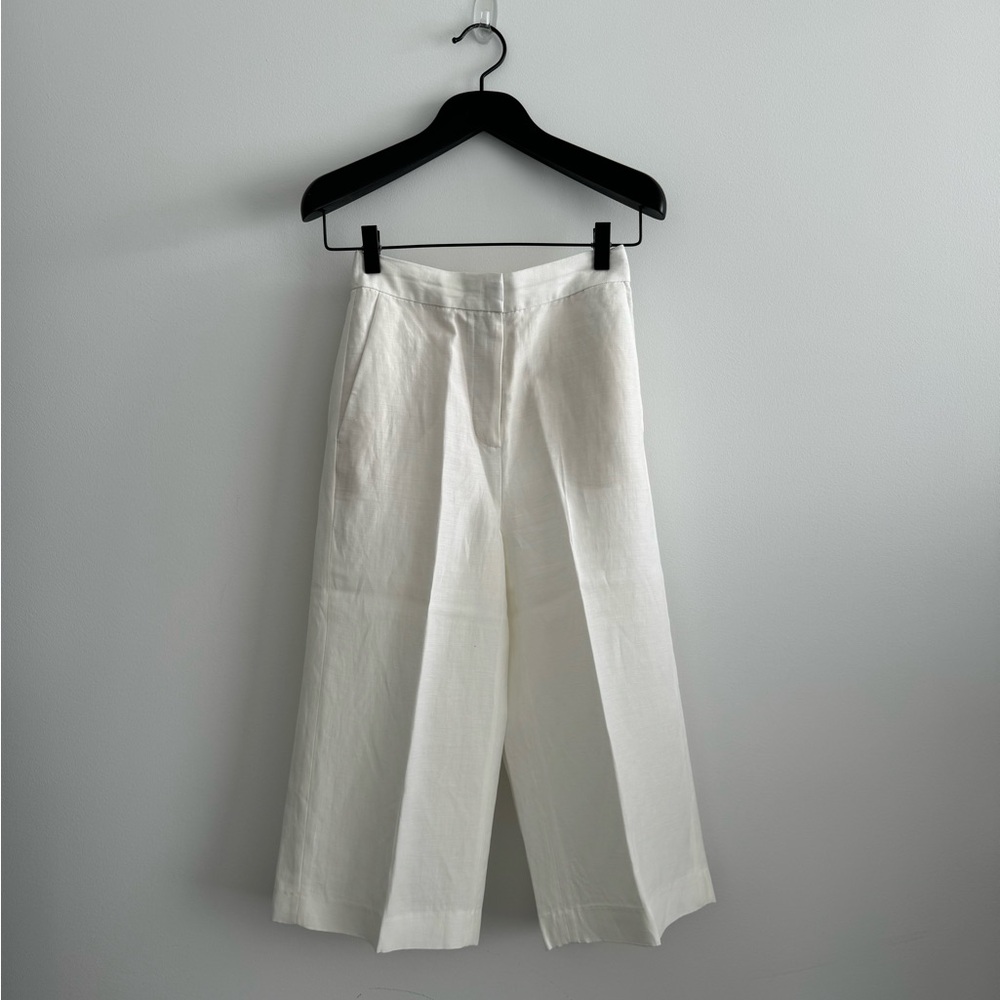 Aritzia - Babaton - Linen Capri - Picture 4 of 9